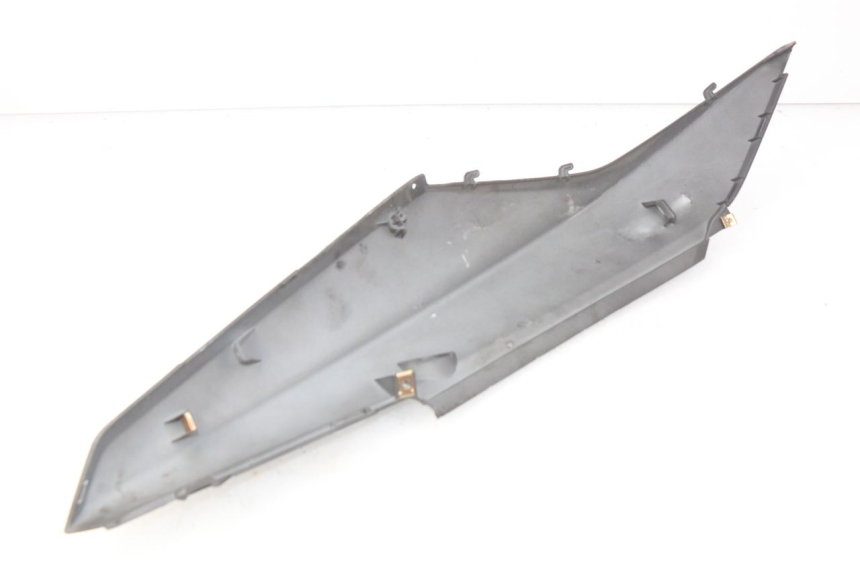 photo de RIGHT REAR SIDE PANEL SYM ORBIT III 3 4T 50 (2018 - 2021) - Zoom on usage condition