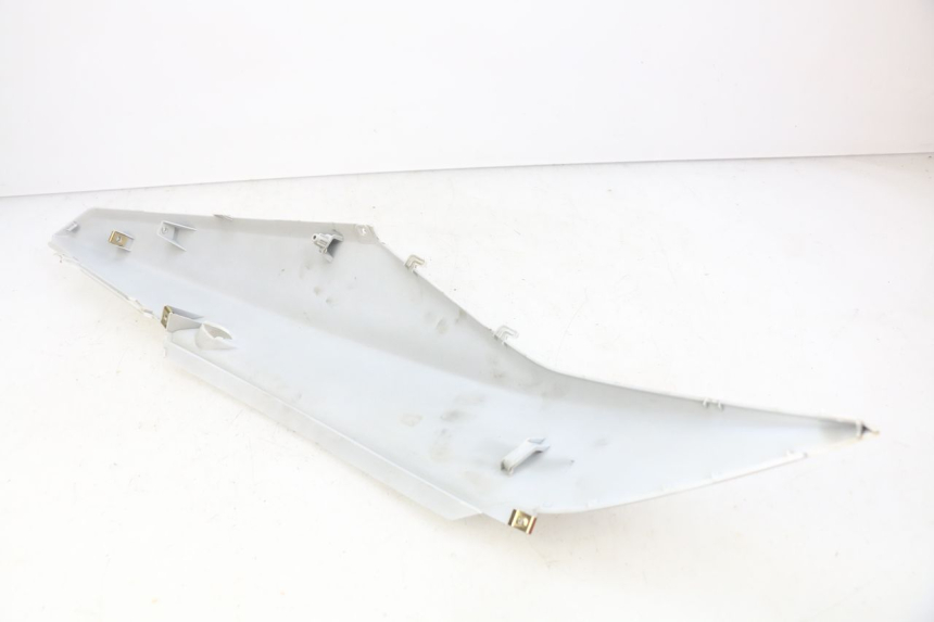 photo de RIGHT REAR SIDE PANEL SYM ORBIT III 3 4T 50 (2018 - 2021) - Fixing points details