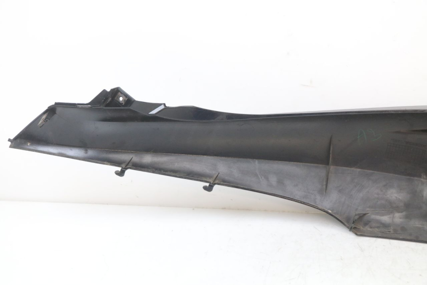 photo de REAR RIGHT PANEL HONDA PCX (JF28) 125 (2009 - 2011) - Fixing points details