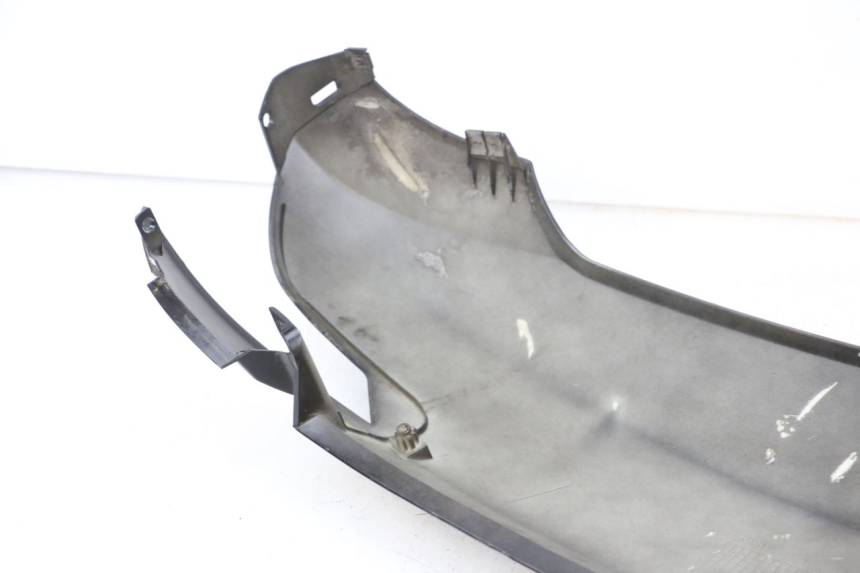 photo de REAR RIGHT PANEL PEUGEOT VIVACITY 125 (2010 - 2017) - Zoom on usage condition