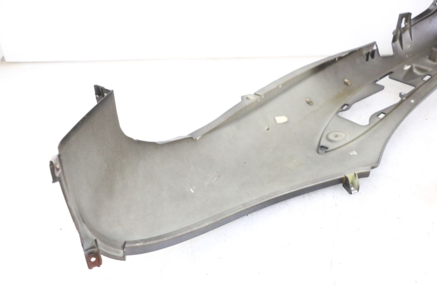 photo de REAR RIGHT PANEL PIAGGIO BEVERLY 125 (1998 - 2005) - Component detail
