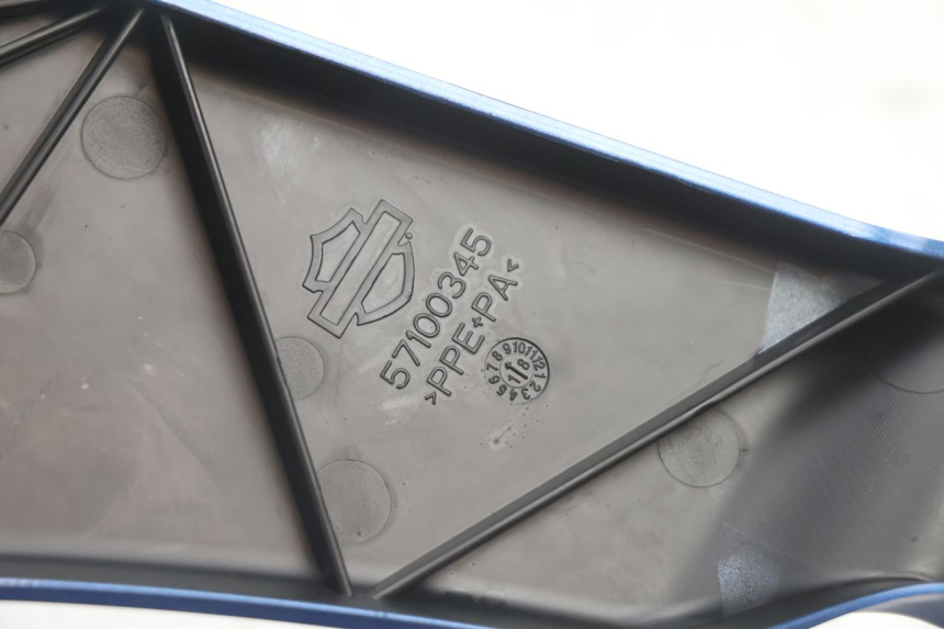 photo de REAR RIGHT PANEL HARLEY DAVIDSON ROAD GLIDE FLTRXSE 1920 (2018 - 2022) - Technical close-up