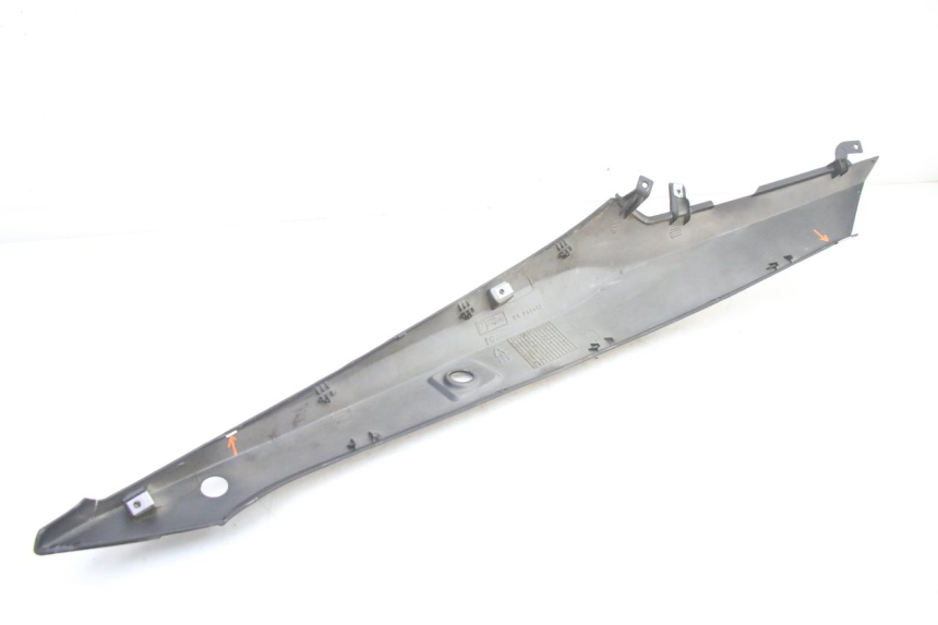 photo de REAR RIGHT PANEL GILERA RUNNER SP 50 (2006 - 2008) - Surface and material condition