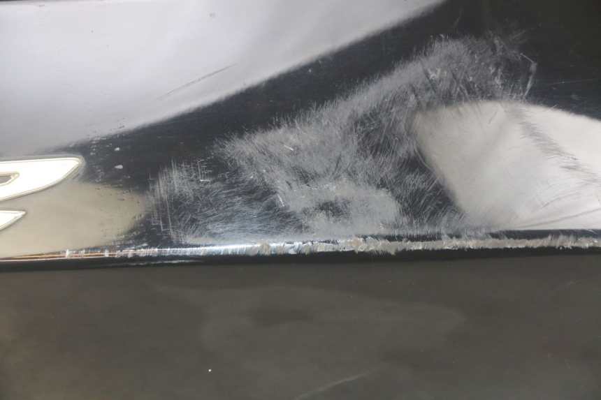 photo de RIGHT REAR SIDE PANEL DAELIM S2 FI 125 (2008 - 2017) - Distinctive features