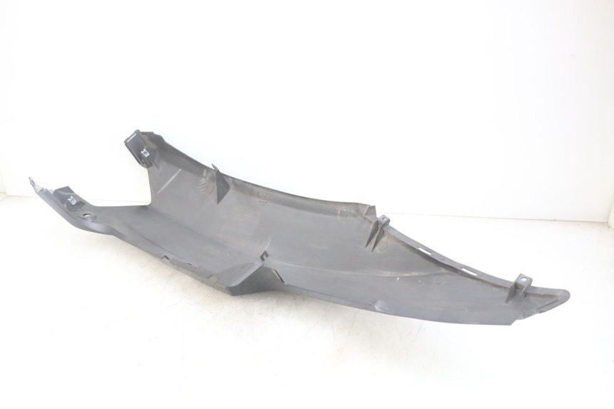 photo de RIGHT REAR SIDE PANEL DAELIM S2 FI 125 (2008 - 2017) - Zoom on usage condition