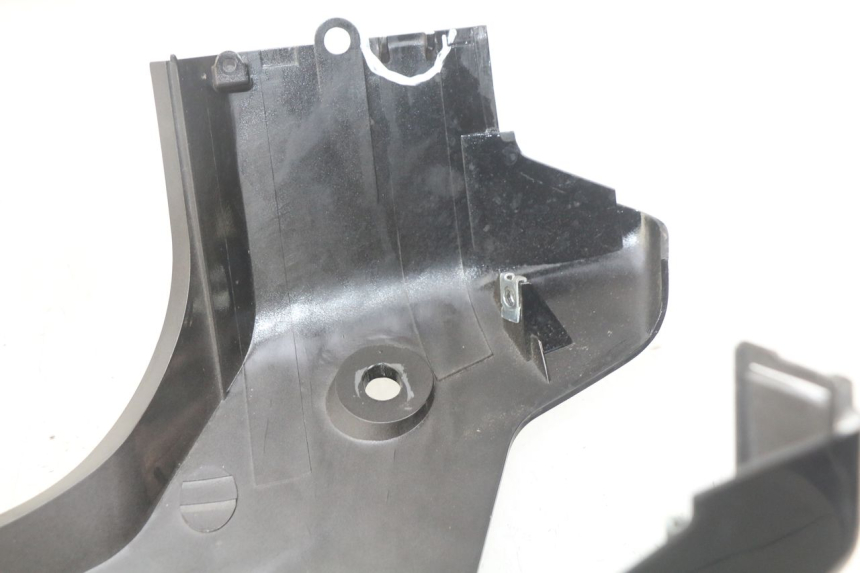 photo de RIGHT REAR SIDE PANEL DAELIM S2 FI 125 (2008 - 2017) - Alternative perspective