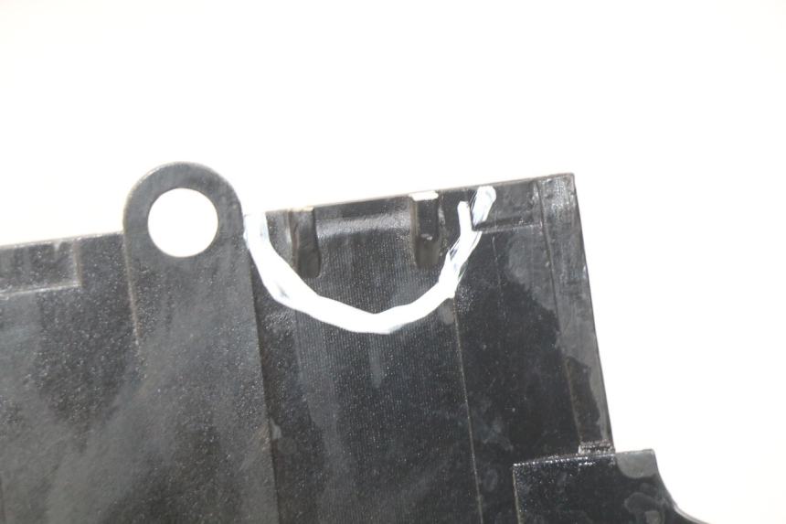 photo de RIGHT REAR SIDE PANEL DAELIM S2 FI 125 (2008 - 2017) - Technical close-up