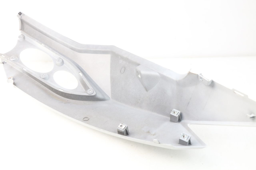 photo de RIGHT REAR SIDE PANEL DAELIM S3 125 (2010 - 2017) - Component detail