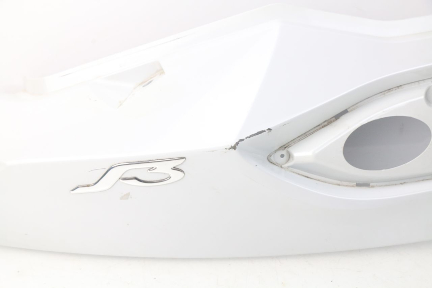 photo de RIGHT REAR SIDE PANEL DAELIM S3 125 (2010 - 2017) - Distinctive features