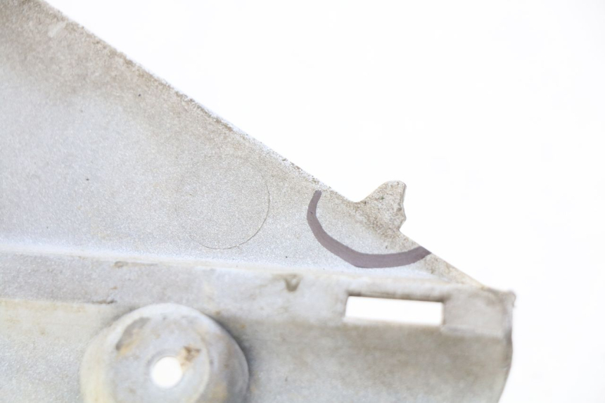 photo de RIGHT REAR SIDE PANEL DAELIM S3 125 (2010 - 2017) - Zoom on usage condition