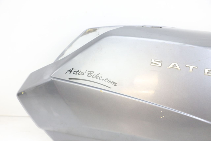 photo de RIGHT REAR SIDE PANEL PEUGEOT SATELIS 125 (2006 - 2009) - Distinctive features