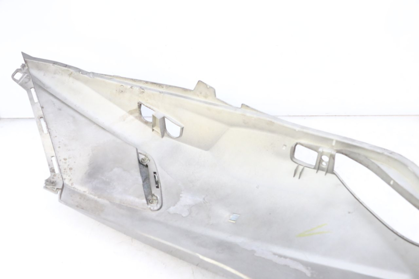 photo de REAR RIGHT PANEL PEUGEOT SATELIS 125 (2013 - 2018) - Alternative perspective