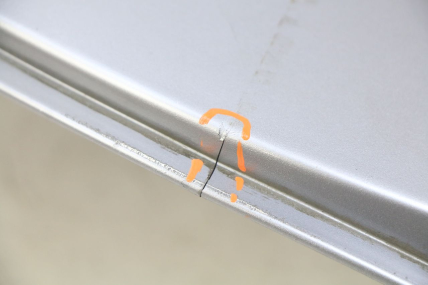 photo de RIGHT REAR SIDE PANEL APRILIA SCARABEO LIGHT 125 (2007 - 2011) - Distinctive features