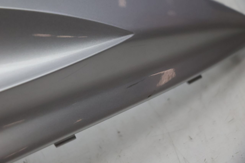 photo de REAR RIGHT PANEL FYM SCOOTERONE 125 (2006 - 2008) - Fixing points details