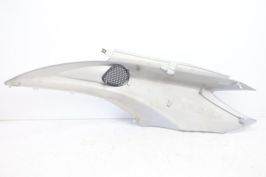 photo de REAR RIGHT PANEL FYM SCOOTERONE 125 (2006 - 2008) - Checked used part
