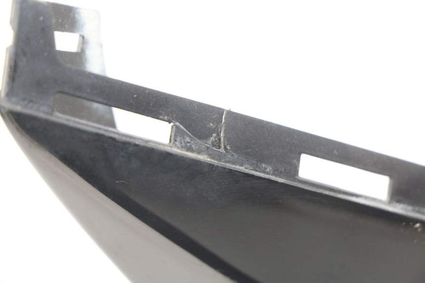 photo de RIGHT REAR SIDE PANEL SUZUKI SIXTEEN 125 (2008 - 2010) - Component detail