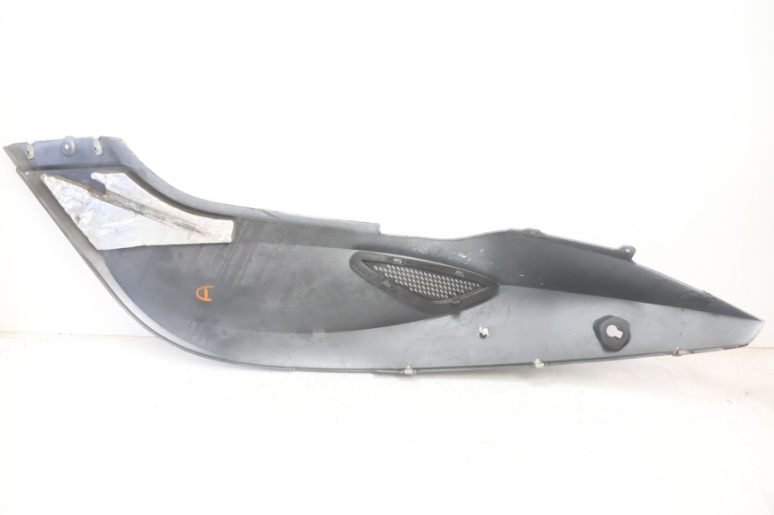 photo de REAR RIGHT PANEL CAN-AM SPYDER RS 1000 (2008 - 2012) - Fixing points details
