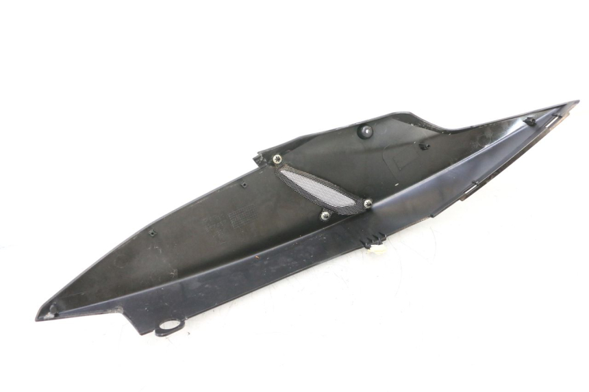 photo de REAR RIGHT PANEL APRILIA SR MOTARD 50 (2012 - 2018) - Surface and material condition