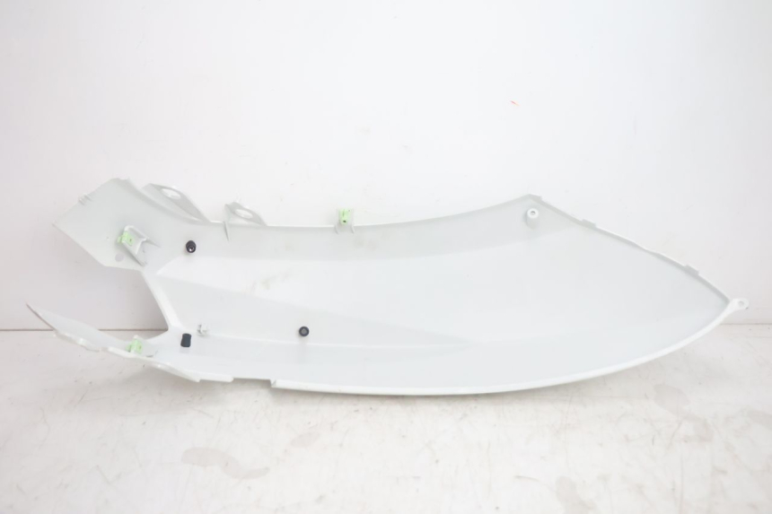 photo de REAR RIGHT PANEL PEUGEOT STREETZONE NAKED 2T 50 (2014 - 2018) - Fixing points details