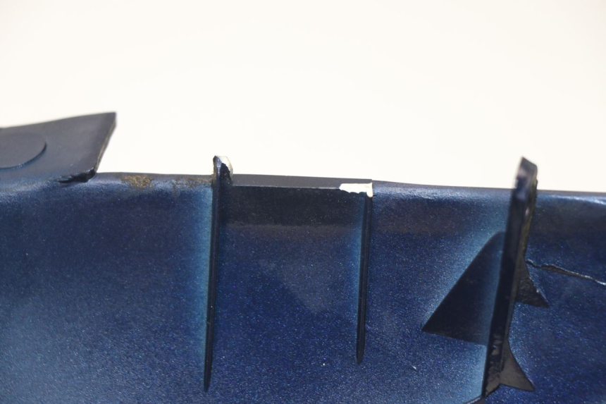 photo de REAR RIGHT PANEL PEUGEOT SUM UP 125 (2008 - 2013) - Fixing points details