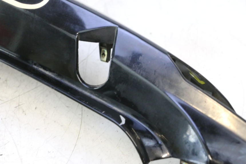 photo de REAR RIGHT PANEL KYMCO SUPER 8 2T 50 (2007 - 2013) - Fixing points details
