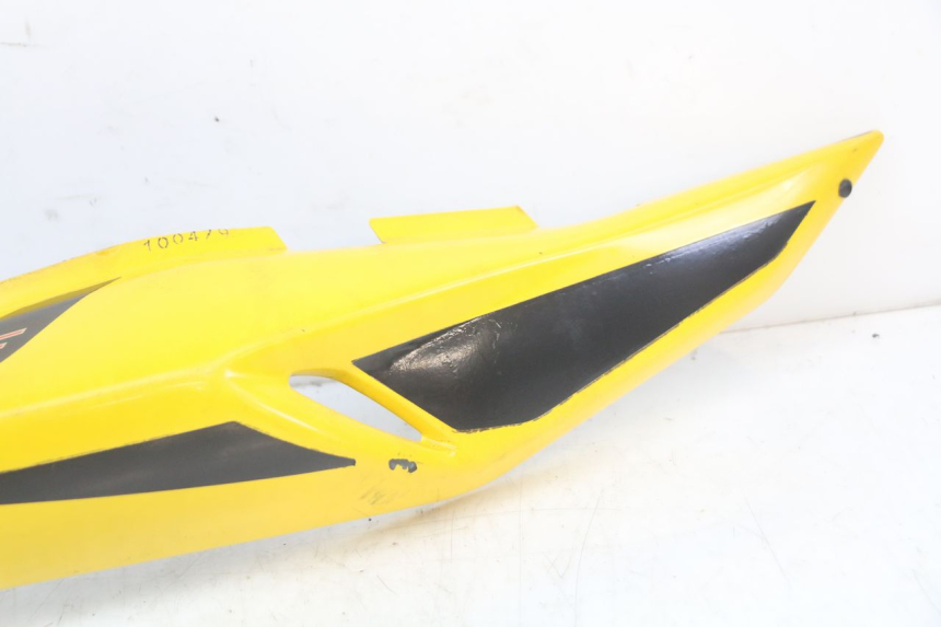 photo de REAR RIGHT PANEL SUZUKI GS F 500 (2004 - 2007) - Zoom on usage condition