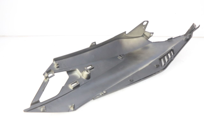 photo de RIGHT REAR SIDE PANEL APRILIA SXR 50 (2021 - 2023) - Component detail