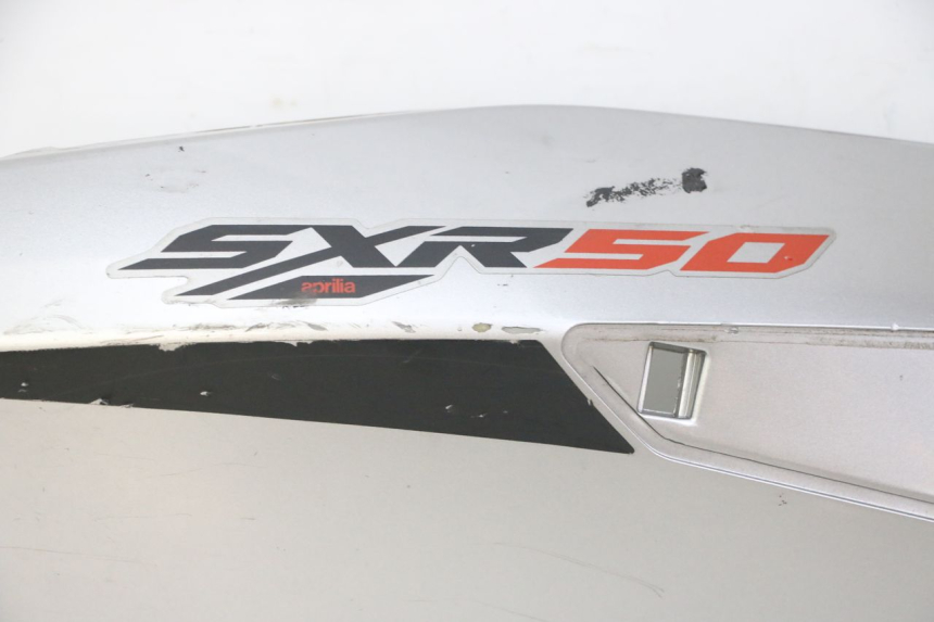 photo de RIGHT REAR SIDE PANEL APRILIA SXR 50 (2021 - 2023) - Checked used part