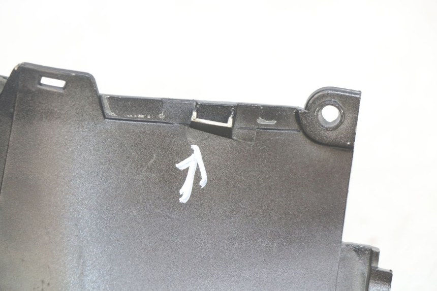 photo de RIGHT REAR SIDE PANEL SYM SYMPHONY 125 (2009 - 2015) - Fixing points details