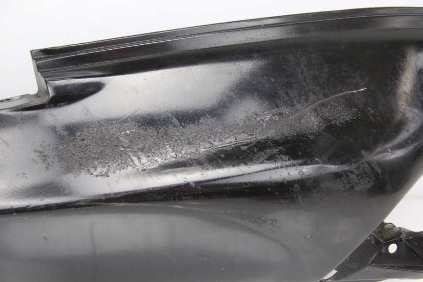 photo de REAR RIGHT PANEL SUZUKI UC EPICURO 125 (1999 - 2003) - Zoom on usage condition