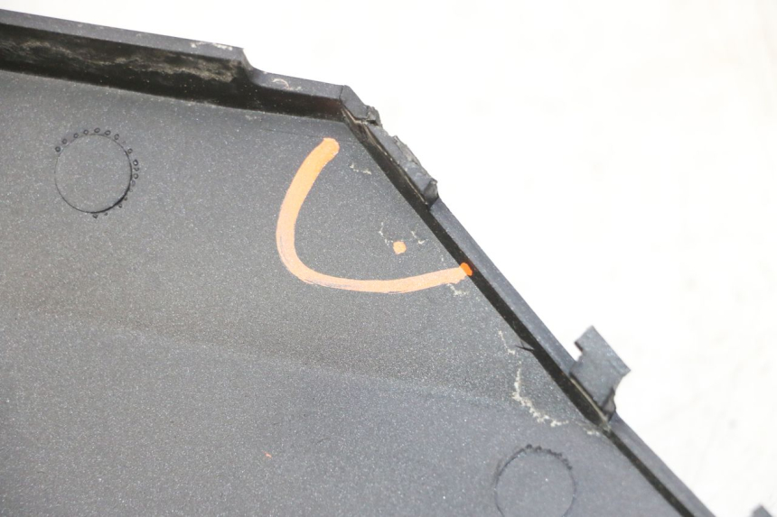 photo de REAR RIGHT PANEL MBK WAAP 125 (2008 - 2013) - Zoom on usage condition