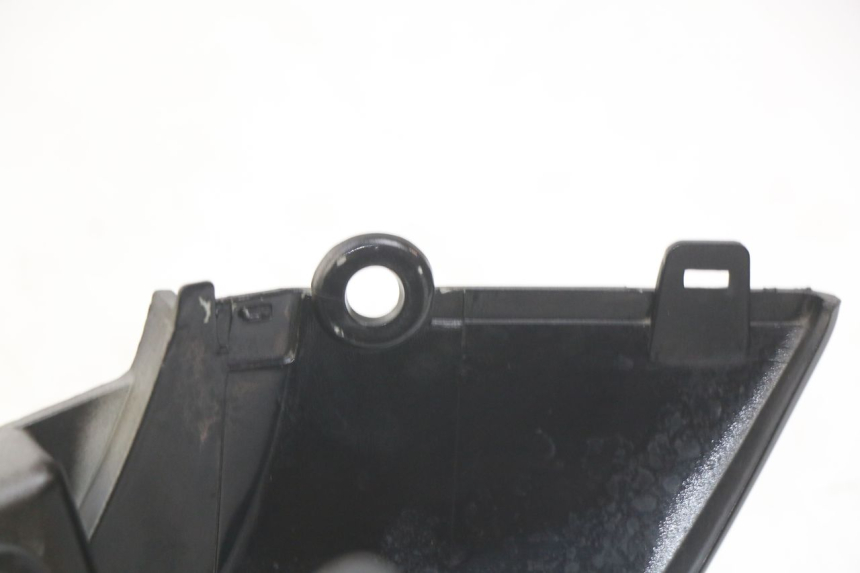 photo de RIGHT REAR SIDE PANEL SYM WOLF SB 125 (2011 - 2018) - Component detail