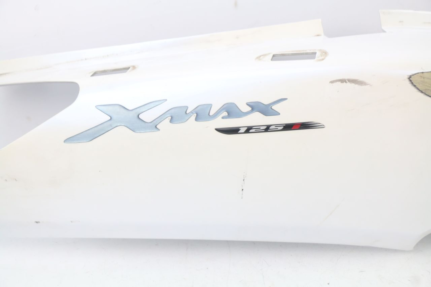 photo de RIGHT REAR SIDE PANEL YAMAHA XMAX X-MAX 125 (2006 - 2009) - Distinctive features