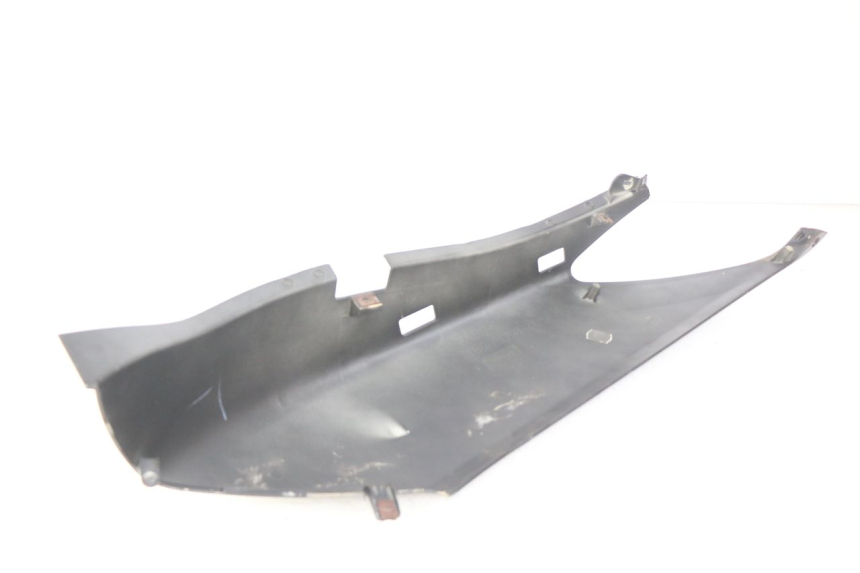 photo de RIGHT REAR SIDE PANEL YAMAHA XMAX X-MAX 125 (2006 - 2009) - Alternative perspective
