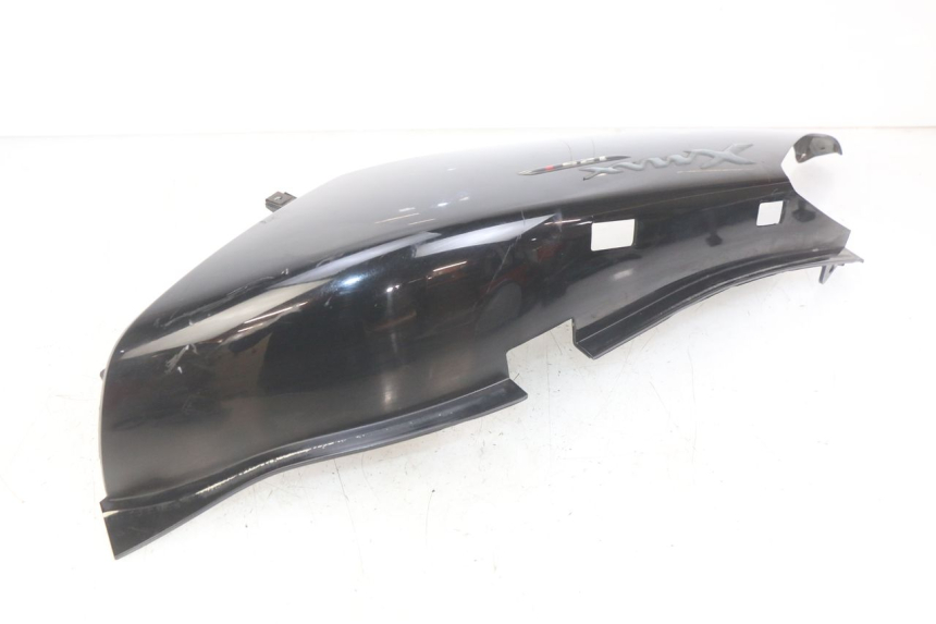 photo de RIGHT REAR SIDE PANEL YAMAHA XMAX X-MAX 125 (2006 - 2009) - Fixing points details