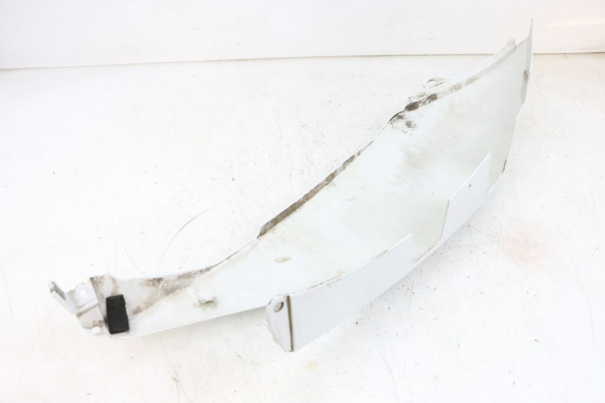 photo de REAR RIGHT PANEL YAMAHA X-MAX XMAX 125 (2010 - 2013) - Alternative perspective