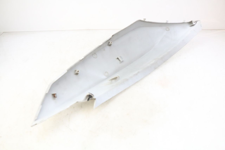 photo de RIGHT REAR SIDE PANEL KYMCO X-TOWN XTOWN 125 (2016 - 2021) - Zoom on usage condition