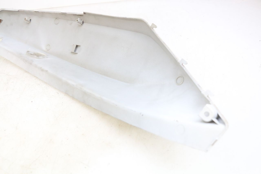 photo de RIGHT REAR SIDE PANEL KYMCO X-TOWN XTOWN 125 (2016 - 2021) - Technical close-up