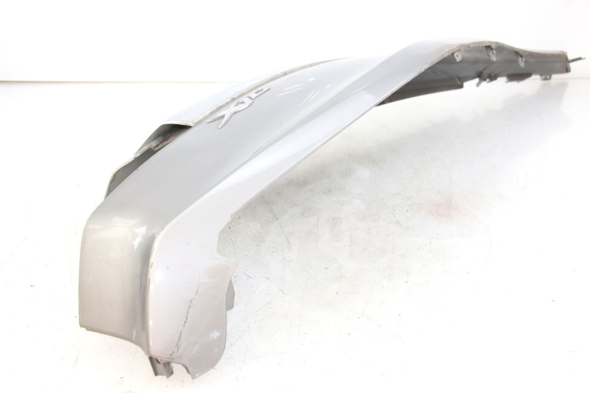 photo de REAR RIGHT PANEL PIAGGIO X10 125 (2012 - 2017) - Distinctive features
