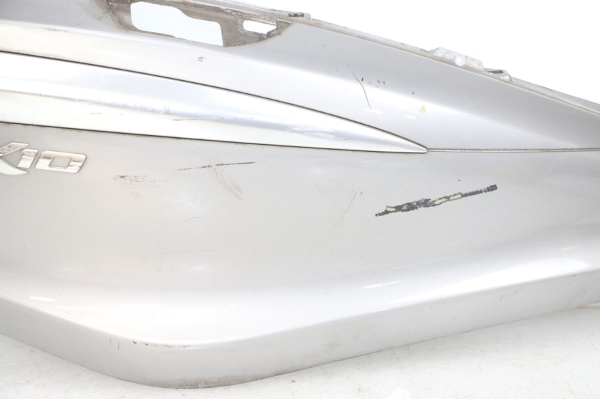 photo de REAR RIGHT PANEL PIAGGIO X10 125 (2012 - 2017) - High-resolution close-up