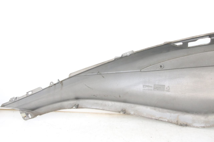 photo de REAR RIGHT PANEL PIAGGIO X10 125 (2012 - 2017) - Technical close-up