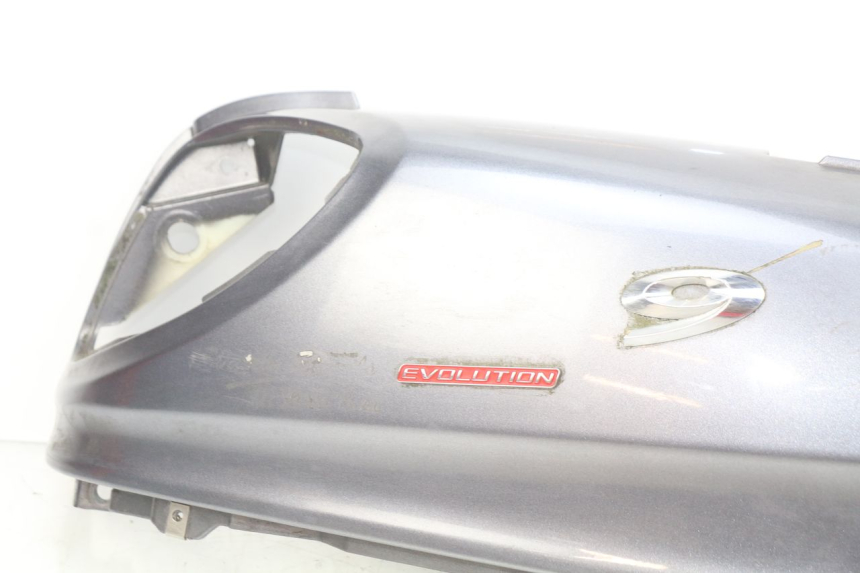 photo de RIGHT REAR SIDE PANEL PIAGGIO X9 EVOLUTION 125 (2003 - 2007) - Fixing points details