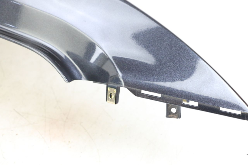 photo de REAR RIGHT SIDE PANEL KYMCO XCITING 250 (2006 - 2009) - Surface and material condition