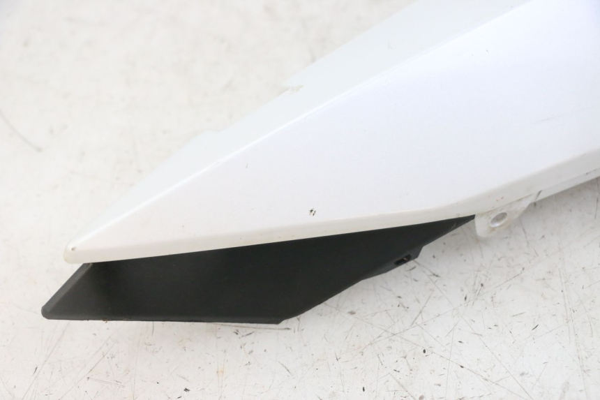 photo de REAR RIGHT PANEL YAMAHA XJ6 ABS 600 (2008 - 2016) - Surface and material condition