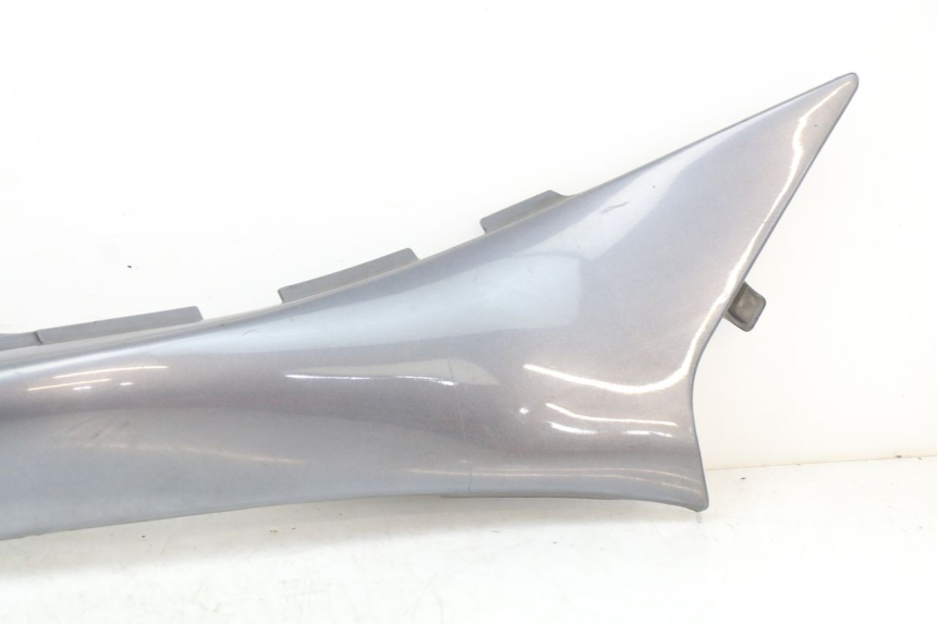 photo de REAR RIGHT PANEL YAMAHA XJ600 XJ DIVERSION 600 (1992 - 1997) - Fixing points details