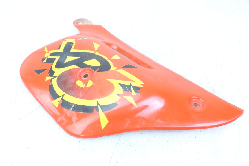 photo de RIGHT REAR SIDE PANEL PEUGEOT XP6 50 (1997 - 2003) - Alternative perspective