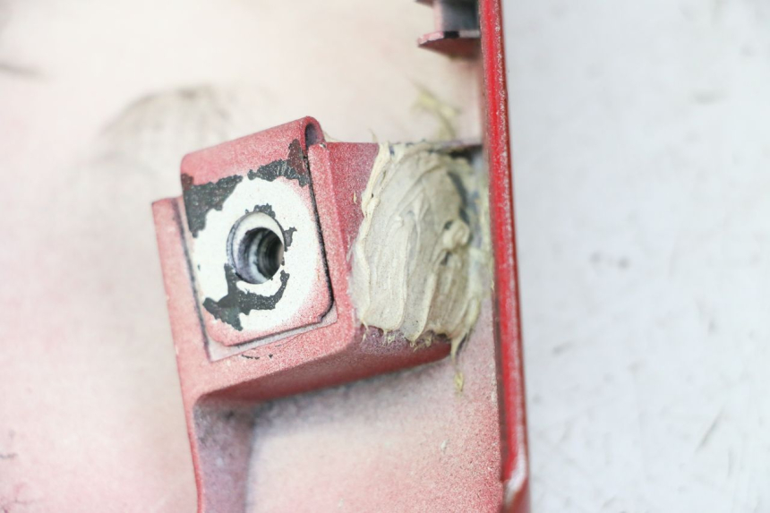 photo de REAR RIGHT PANEL YAMAHA FZ1 FAZER 1000 (2007 - 2009) - Technical close-up