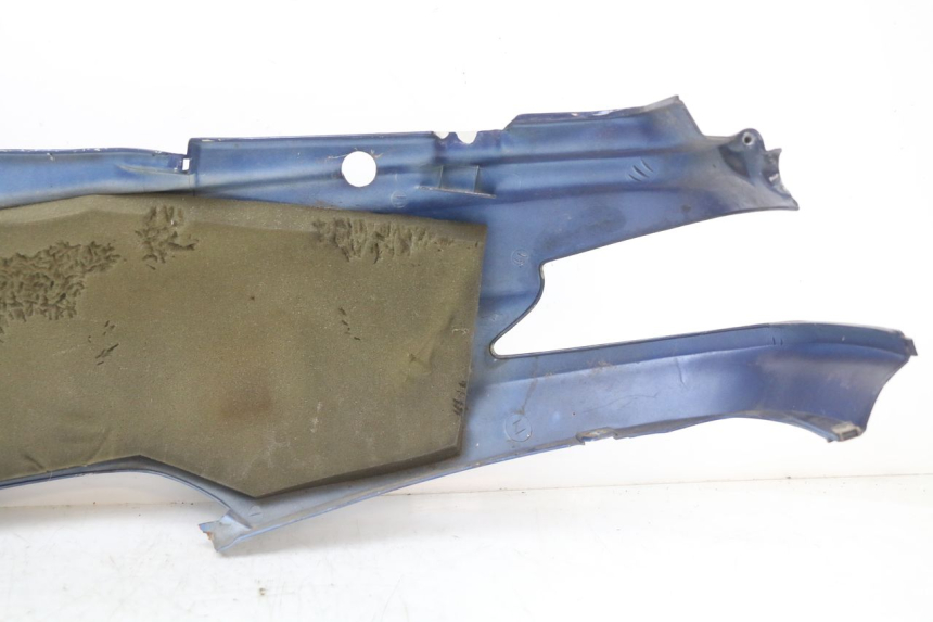 photo de REAR RIGHT PANEL YAMAHA YE ZEST 50 (1992 - 1998) - Fixing points details