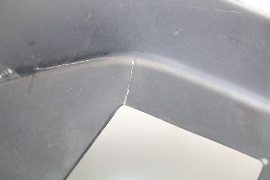 photo de RIGHT REAR SIDE PANEL YAMASAKI YM T 125 (2015 - 2020) - Fixing points details