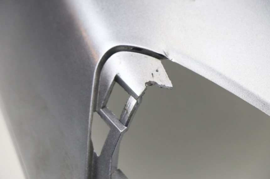 photo de REAR RIGHT PANEL YAMAHA YP MAJESTY 400 (2004 - 2008) - Surface and material condition